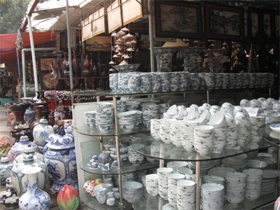 Lấp lánh sắc gốm Bát Tràng - 3 Lấp lánh sắc gốm Bát Tràng - 3