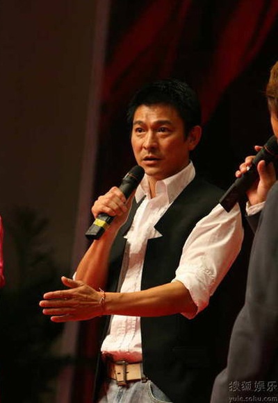 Lưu Đức Hoa lảng tránh câu hỏi về gia đình - 6 Lưu Đức Hoa lảng tránh câu hỏi về gia đình - 6