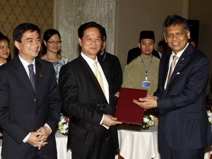 Thủ tướng Nguyễn Tấn Dũng dự Hội nghị cấp cao ASEAN 15 - 8