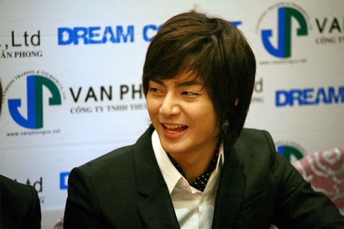 T- Max khen các nhà báo nữ Việt Nam xinh đẹp - 3