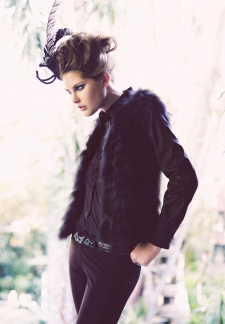 Chùm ảnh lôi cuốn của chân dài Catherine McNeil  - 1