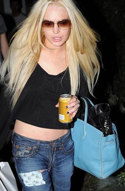 Lindsay Lohan bị đồn làm việc không lương - 4