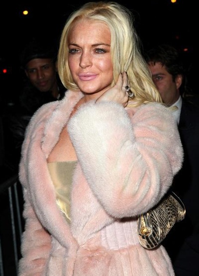 Lindsay Lohan bị đồn làm việc không lương - 3