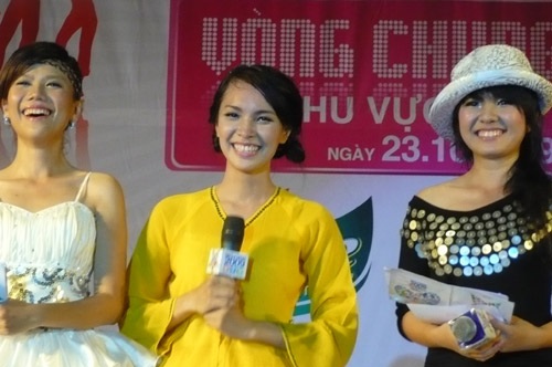 Hot Vteen Cần Thơ - Mặc áo bà ba vẫn nhảy sành điệu - 7 Hot Vteen Cần Thơ - Mặc áo bà ba vẫn nhảy sành điệu - 7