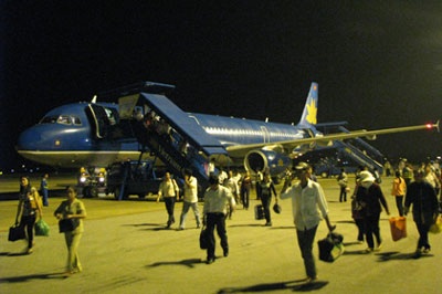 Vietnam Airlines thực hiện chuyến bay đêm đầu tiên - 1 Vietnam Airlines thực hiện chuyến bay đêm đầu tiên - 1