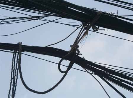 Phát hoảng vì “thòng lọng” giăng trên đầu - 6