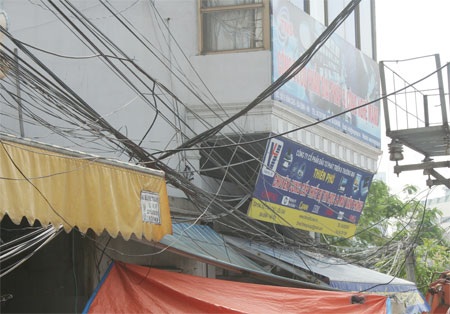 Phát hoảng vì “thòng lọng” giăng trên đầu - 10