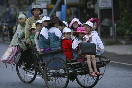 Xích lô “buýt” đi học - 4 Xích lô “buýt” đi học - 4