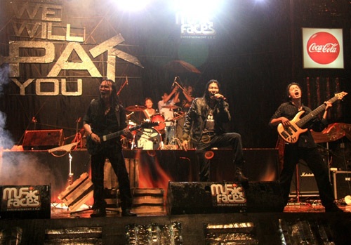 Phạm Anh Khoa “cháy” hết mình trong mưa - 4