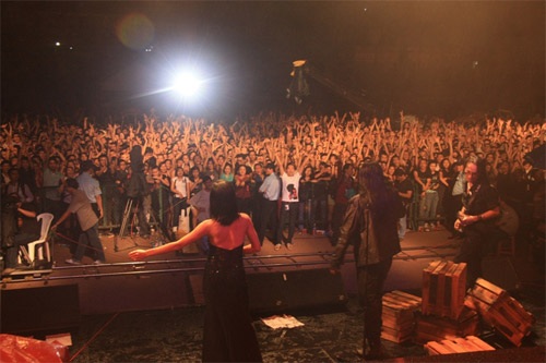 Phạm Anh Khoa “cháy” hết mình trong mưa - 5