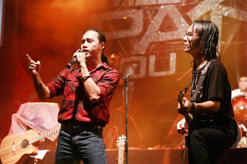 Phạm Anh Khoa “cháy” hết mình trong mưa - 3