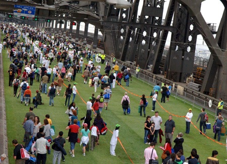 Kỷ lục 6.000 người ăn sáng trên Cầu cảng Sydney - 4