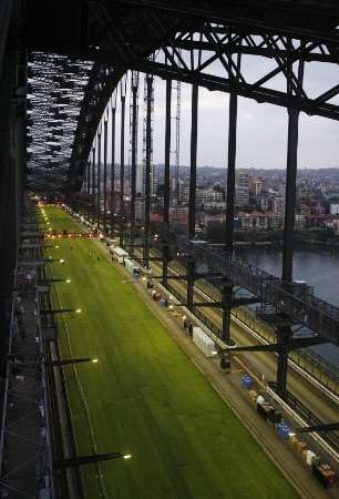 Kỷ lục 6.000 người ăn sáng trên Cầu cảng Sydney - 1