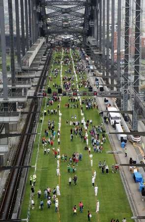 Kỷ lục 6.000 người ăn sáng trên Cầu cảng Sydney - 3