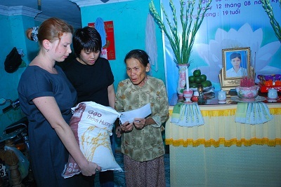 Hành trình “Tiếp sức đến trường” tại miền Trung - 7