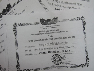 Tạm đình chỉ công tác Cục phó ký giải thưởng cho Vedan - 1 Tạm đình chỉ công tác Cục phó ký giải thưởng cho Vedan - 1