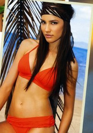 Hoa hậu Úc khoe dáng trên FHM - 5