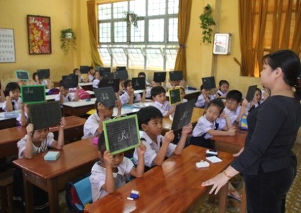 Nỗi khổ của trường tiểu học đông học sinh nhất Việt Nam - 1 Nỗi khổ của trường tiểu học đông học sinh nhất Việt Nam - 1