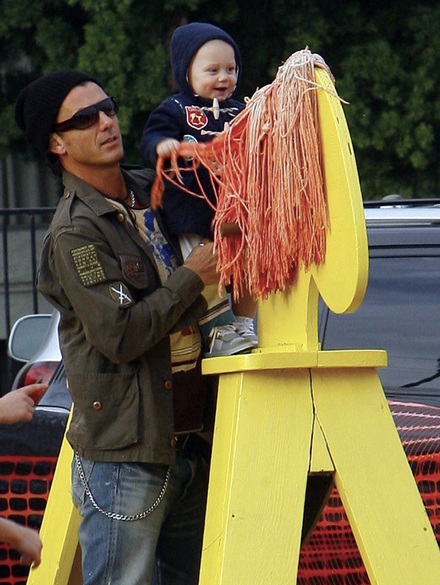 Nhà Gwen Stefani đi chơi Halloween - 4 Nhà Gwen Stefani đi chơi Halloween - 4