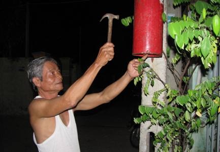 Cảm ơn tiếng kẻng hằng đêm - 1 Cảm ơn tiếng kẻng hằng đêm - 1