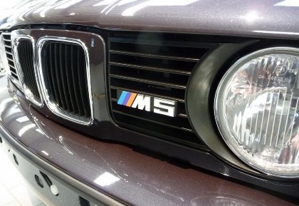 Chiếc BMW M5 mui trần lộ diện sau 20 năm - 7 Chiếc BMW M5 mui trần lộ diện sau 20 năm - 7