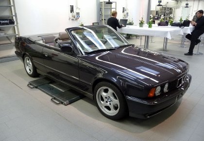 Chiếc BMW M5 mui trần lộ diện sau 20 năm - 9 Chiếc BMW M5 mui trần lộ diện sau 20 năm - 9