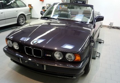 Chiếc BMW M5 mui trần lộ diện sau 20 năm - 8 Chiếc BMW M5 mui trần lộ diện sau 20 năm - 8