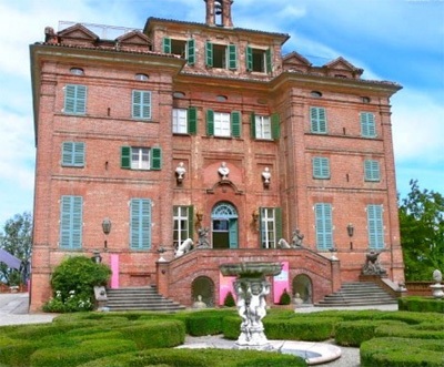 Hoàng tử Ảrập Xêút rao bán lâu đài của Carla Bruni - 1 Hoàng tử Ảrập Xêút rao bán lâu đài của Carla Bruni - 1