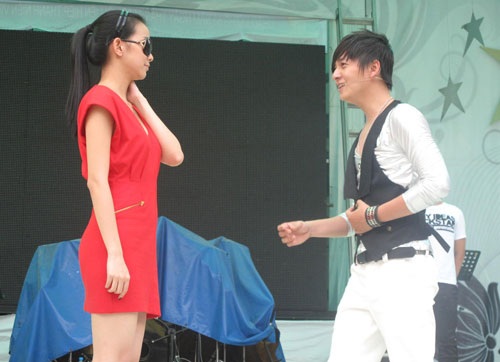 Ngô Kiến Huy, Hoa hậu Thùy Lâm hóa thân thành Romeo và Juliet - 2 Ngô Kiến Huy, Hoa hậu Thùy Lâm hóa thân thành Romeo và Juliet - 2