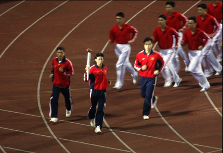 Chùm ảnh: Lễ khai mạc AIG 3 rực rỡ sắc màu - 4