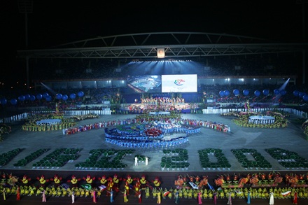 Chùm ảnh: Lễ khai mạc AIG 3 rực rỡ sắc màu - 15