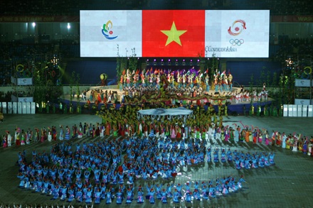 Chùm ảnh: Lễ khai mạc AIG 3 rực rỡ sắc màu - 8