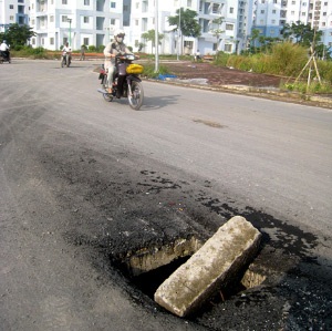 Những cái bẫy chết người tại Khu đô thị Nam Trung Yên - 7 Những cái bẫy chết người tại Khu đô thị Nam Trung Yên - 7