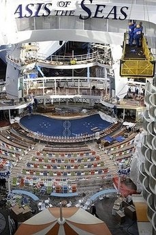 Chiêm ngưỡng “siêu tàu” lớn nhất thế giới - 4 Chiêm ngưỡng “siêu tàu” lớn nhất thế giới - 4