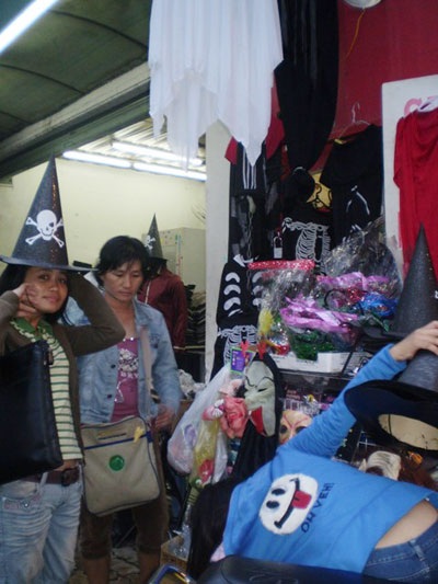 “Thần dân” Halloween khắp nơi chờ “giờ G” điểm - 3