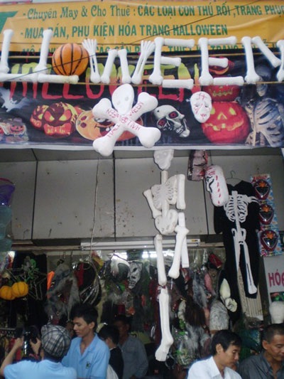 “Thần dân” Halloween khắp nơi chờ “giờ G” điểm - 1