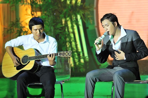 Thanh Thảo rơi nước mắt trong live show Ngô Kiến Huy - 6 Thanh Thảo rơi nước mắt trong live show Ngô Kiến Huy - 6