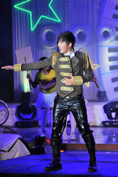 Thanh Thảo rơi nước mắt trong live show Ngô Kiến Huy - 8 Thanh Thảo rơi nước mắt trong live show Ngô Kiến Huy - 8
