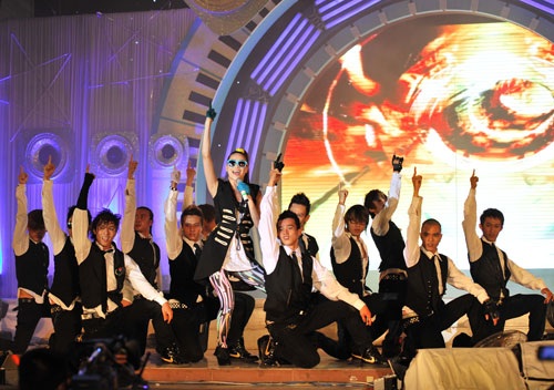 Thanh Thảo rơi nước mắt trong live show Ngô Kiến Huy - 10 Thanh Thảo rơi nước mắt trong live show Ngô Kiến Huy - 10
