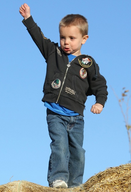 Hai nhóc nhà Britney đi chơi Halloween - 4