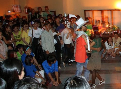 Một Halloween “náo nhiệt” và... “ghê sợ” - 12 Một Halloween “náo nhiệt” và... “ghê sợ” - 12