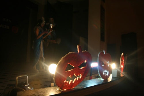 Một Halloween “náo nhiệt” và... “ghê sợ” - 16 Một Halloween “náo nhiệt” và... “ghê sợ” - 16