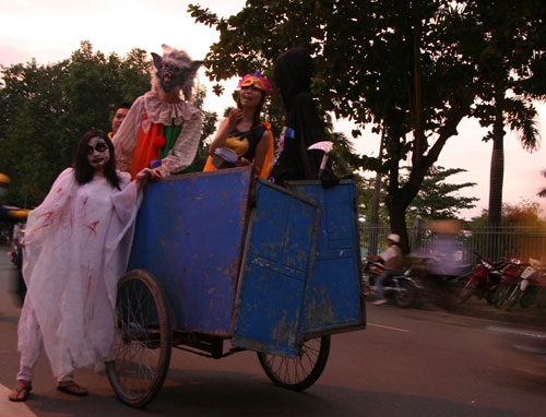 Một Halloween “náo nhiệt” và... “ghê sợ” - 18 Một Halloween “náo nhiệt” và... “ghê sợ” - 18
