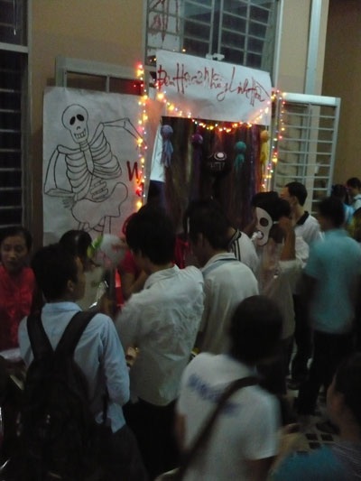 Một Halloween “náo nhiệt” và... “ghê sợ” - 4 Một Halloween “náo nhiệt” và... “ghê sợ” - 4