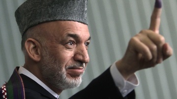 Tổng thống Karzai vẫn tham gia, bất chấp đối thủ tẩy chay - 1 Tổng thống Karzai vẫn tham gia, bất chấp đối thủ tẩy chay - 1