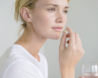 Những loại thuốc không nên uống khi có kinh nguyệt - 1