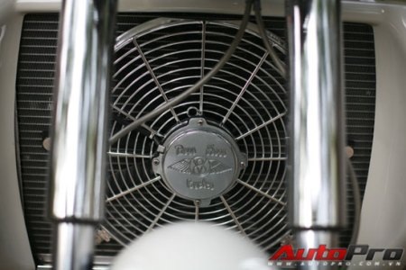 Chùm ảnh xe Boss Hoss xuất hiện tại Hà Nội - 7 Chùm ảnh xe Boss Hoss xuất hiện tại Hà Nội - 7