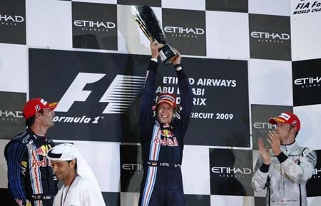 Vettel “bay” về đích trong nỗi thất vọng của Hamilton - 1 Vettel “bay” về đích trong nỗi thất vọng của Hamilton - 1
