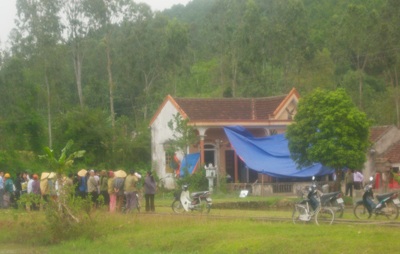 Nghi án chồng giết vợ khi đang xem ti vi - 1