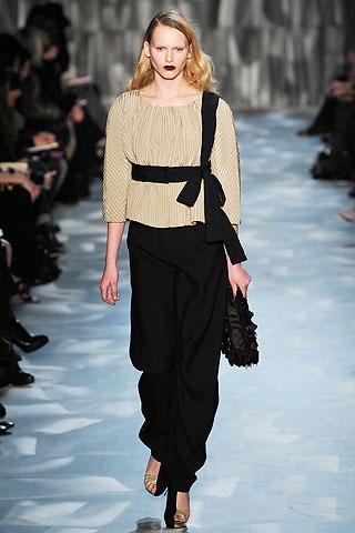 BST thu đông 2009 của Moschino Cheap & Chic - 26